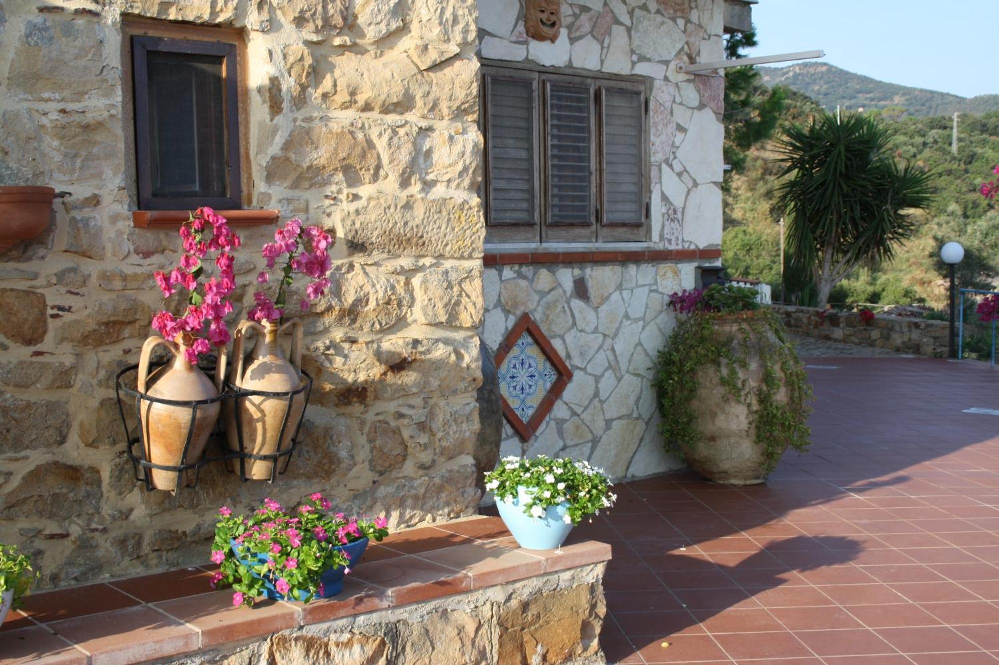 Camere & Case Vacanze Lo Scoglio Castel di Tusa Exteriér fotografie