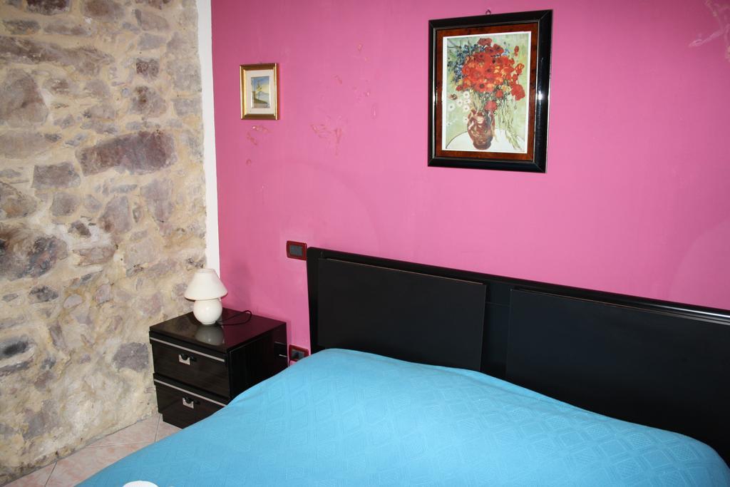 Camere & Case Vacanze Lo Scoglio Castel di Tusa Exteriér fotografie