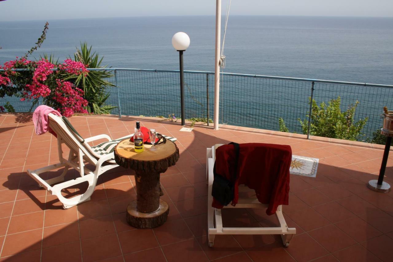 Camere & Case Vacanze Lo Scoglio Castel di Tusa Exteriér fotografie